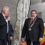 Ve Strakonicích dostal prezident fez a pivo