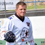 Slavnostní otevření plastového hřiště bylo oslavou lidského porozumění a sportu