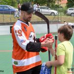 Slavnostní otevření plastového hřiště bylo oslavou lidského porozumění a sportu