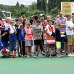Slavnostní otevření plastového hřiště bylo oslavou lidského porozumění a sportu