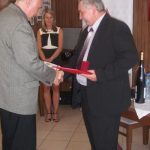 Dárci krve přebírali ceny. Zlatý kříž za 160 odběrů si převzal dvaapadesátiletý rodák ze Zahájí