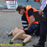 Lampová se složila a skončila v péči záchranářů