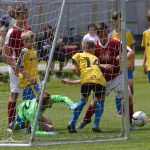 Poříčští žáci oslavili prvenství koupelí v hasičské nádrži