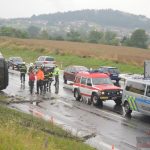 Děti z převráceného autobusu byly rozvezeny do čtyř nemocnic
