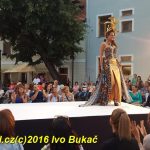 Na mole módní show byli vítězové světové soutěže krásy neslyšících
