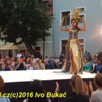 Na mole módní show byli vítězové světové soutěže krásy neslyšících