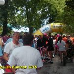 Bechyni po roce opět ovládly koloběžky