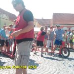 Bechyni po roce opět ovládly koloběžky