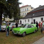 Do Chýnova se na první sraz sjela stovka historických vozidel