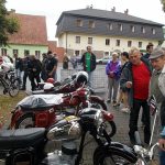 Do Chýnova se na první sraz sjela stovka historických vozidel