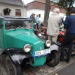 Do Chýnova se na první sraz sjela stovka historických vozidel