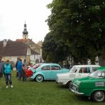 Do Chýnova se na první sraz sjela stovka historických vozidel