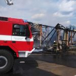 Velký požár dřevozpracovatelské firmy v Brlohu