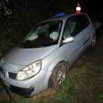 Opilec za volantem zaměstnal všechny záchranné složky. Po nehodě jej museli vyprosit hasiči