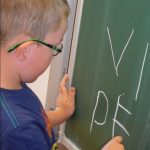 Milevský starosta doporučil prvňáčkům školní jídelnu. Jeho prý vydatně vykrmila