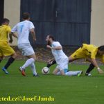 Chaos a strach v Dražicích! Příznivci Bernartic házeli po rozhodčím pivo a děsili malé děti