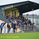 Chaos a strach v Dražicích! Příznivci Bernartic házeli po rozhodčím pivo a děsili malé děti