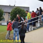 Chaos a strach v Dražicích! Příznivci Bernartic házeli po rozhodčím pivo a děsili malé děti