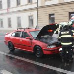 Během dvanácti hodin řešili hasiči čtyři požáry aut