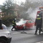 Během dvanácti hodin řešili hasiči čtyři požáry aut