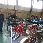 V tělocvičně lze obdivovat naleštěné historické motocykly