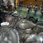 V tělocvičně lze obdivovat naleštěné historické motocykly
