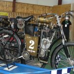 V tělocvičně lze obdivovat naleštěné historické motocykly