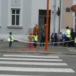 Děti u zebry samy přestřihly pásku