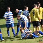 Fotbal plakal, domácí byli smutní, hosté se radovali