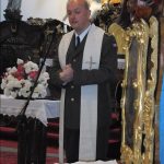 V bernartickém kostele požehnal kaplan armády knihu o generálu Krzákovi