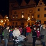 Vánoční strom už září na náměstí v Táboře