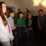 Na křtu pohádek Zdeňka Kláska stáli lidé i na schodech a mezi dveřmi