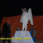 Čertovsko-andělská show v Bernarticích byla tajemná a fascinující