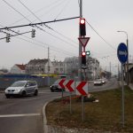 Na křižovatce Dobrovodské s Plynárenskou už funguje provizorní semafor