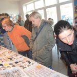 Hala Elim praskala ve švech. Sjeli se do ní fanoušci minerálů a drahých kamenů