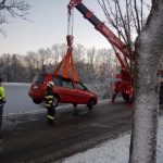 V Jistebnici lovili auto z rybníka