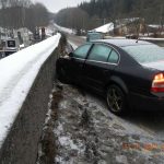 Ledovka si vybrala svou daň, hasiči zasahovali u mnoha nehod