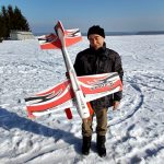 Modelářům sníh nevadí. Létáním na lyžích se v Táboře bavili celý den