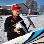 Modelářům sníh nevadí. Létáním na lyžích se v Táboře bavili celý den
