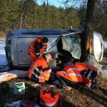 Řidičku z převráceného auta u Kalenic transportoval vrtulník