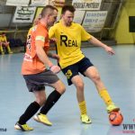 Skvostně čistá palubovka obloukové haly futsalu svědčila