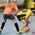 Skvostně čistá palubovka obloukové haly futsalu svědčila