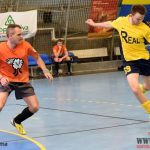 Skvostně čistá palubovka obloukové haly futsalu svědčila
