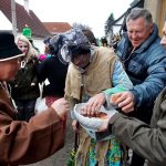Maškary dnes odpoledne řádily ve Stádlci