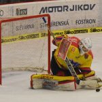 Extraliga se vzdaluje, Motor opět padl