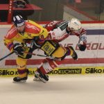 Extraliga se vzdaluje, Motor opět padl
