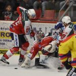 Extraliga se vzdaluje, Motor opět padl