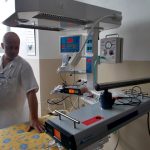 Jindřichohradecká nemocnice získala nové novorozenecké lůžko na léčbu žloutenky
