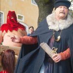 V Jistebnici vsadili zlodějku do klády a vzpurná žena šla na pranýř