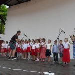 Oslavy v režii školáků skončily v letním kině. Program sledovalo přes dva tisíce dětí